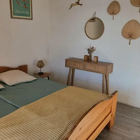 Maison De Unique, Au Bord De La Mer, Proche Plages