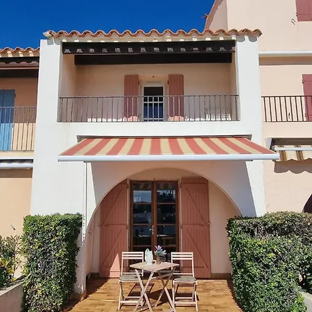 Holiday home Maison De Unique, Au Bord De La Mer, Proche Plages